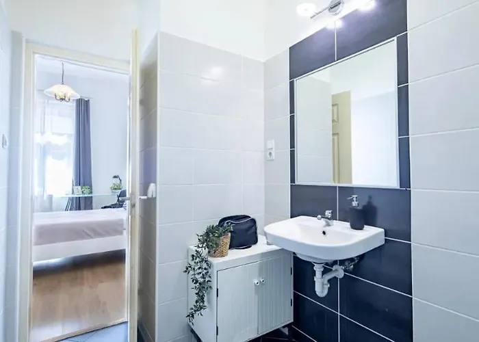 Cityscape Budget Zichy Loft דירה