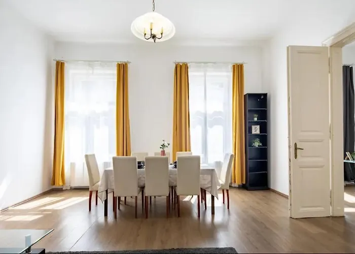 Cityscape Budget Zichy Loft