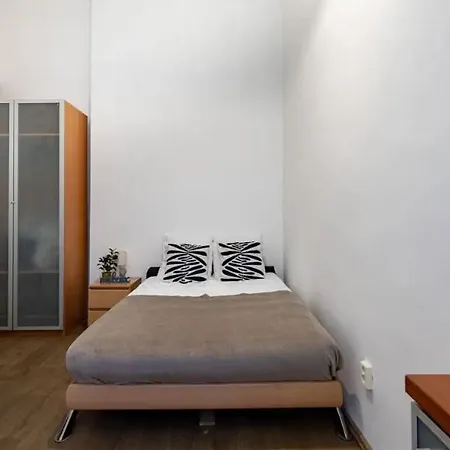 Cityscape Budget Zichy Loft Apartmán *
