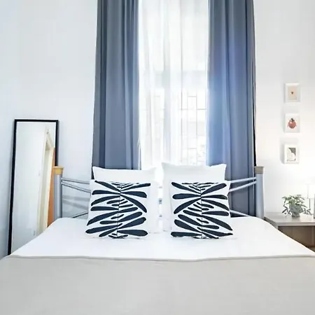 Cityscape Budget Zichy Loft