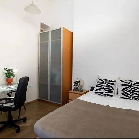 Cityscape Budget Zichy Loft