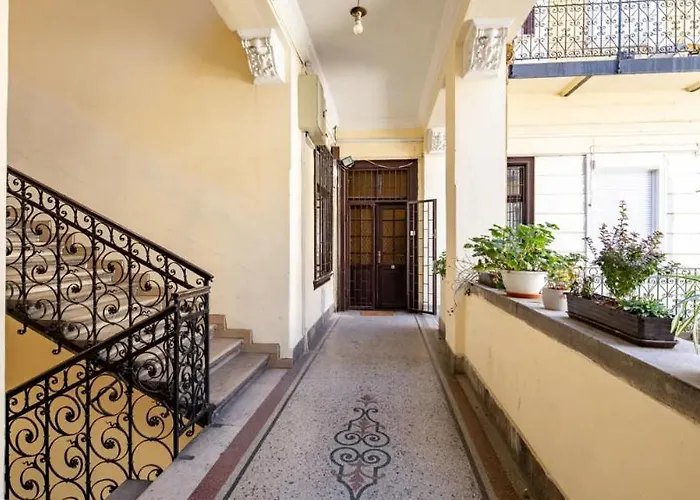 Cityscape Budget Zichy Loft Апартаменты *