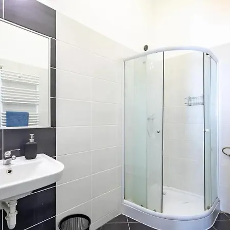 Cityscape Budget Zichy Loft *