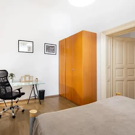 Cityscape Budget Zichy Loft Apartament